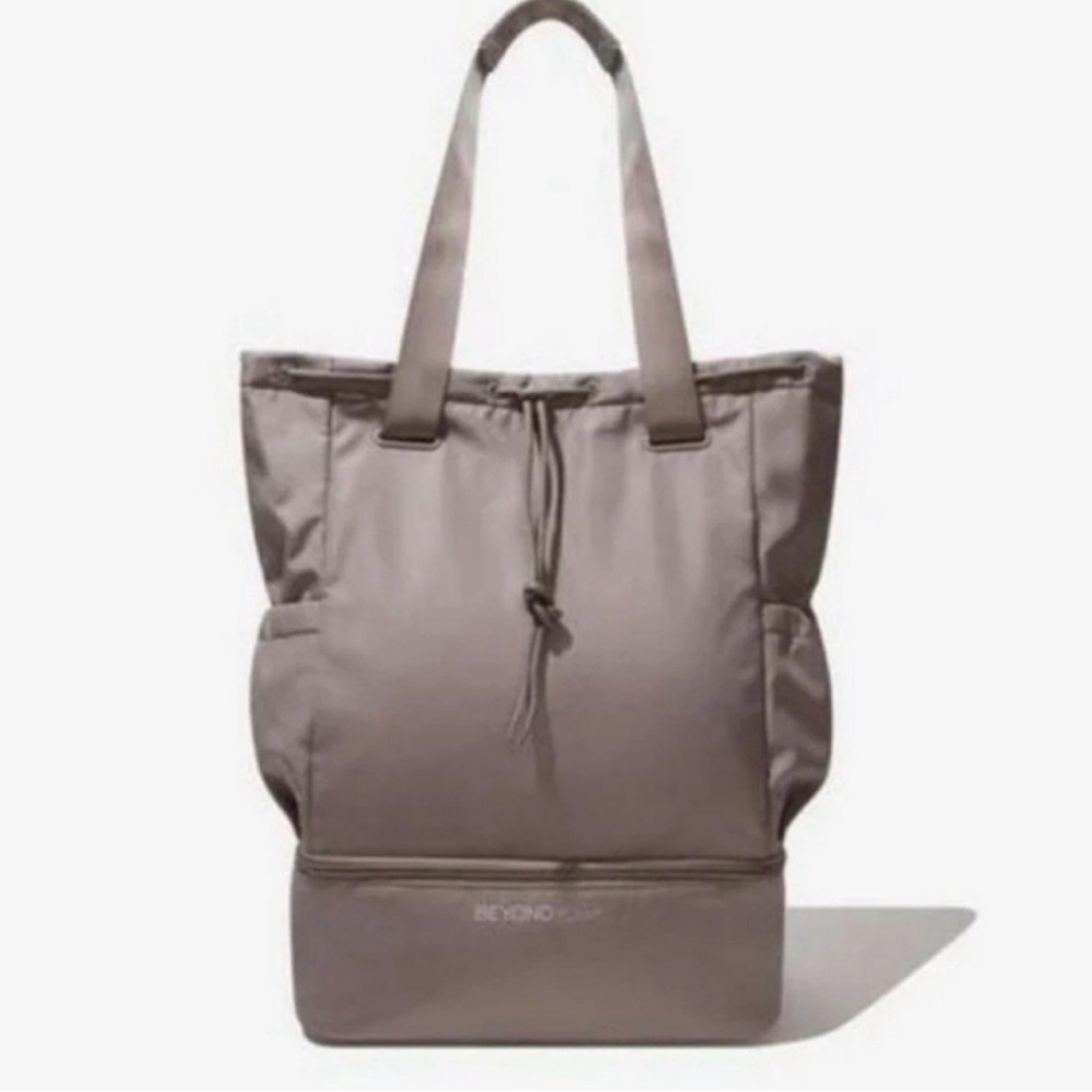 Beyond Yoga Mauve Backpack - Picture 2 of 10
